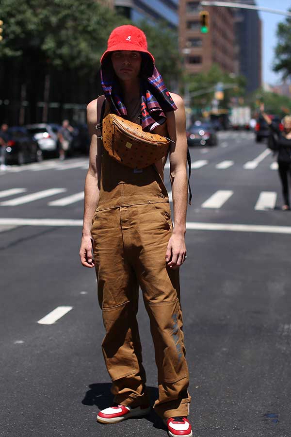 カンゴール バミューダ赤×カーハートキャメルオーバーオール×Nikeエアジョーダン１